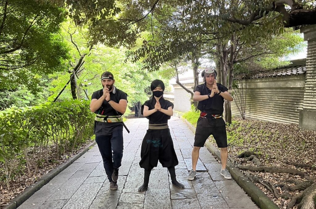 ninja-tour-pose