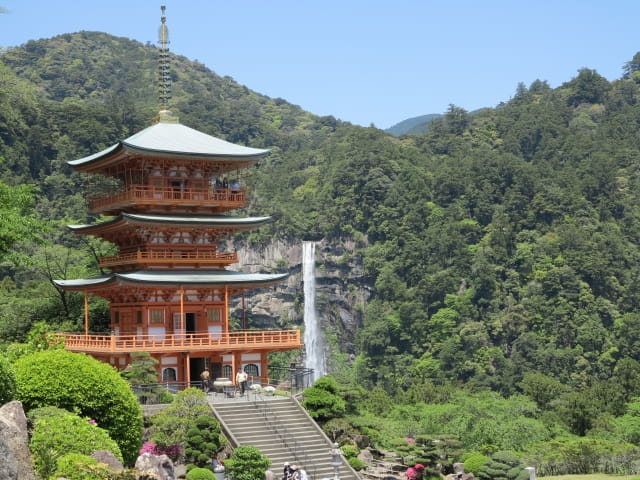 kumanonachitaisha-wakayama-shrine