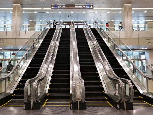 escalator