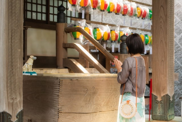praying at shrine